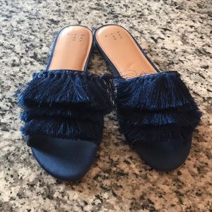 Fringed slide sandal